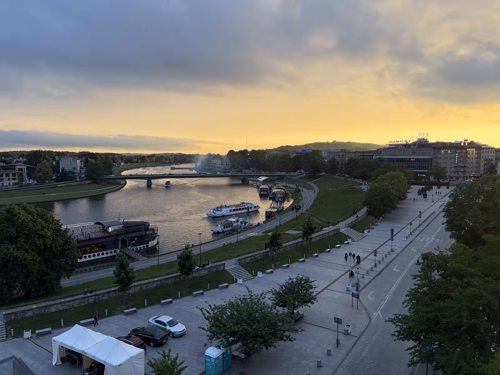 Noite comunitária no WCEU 2026 em Cracóvia